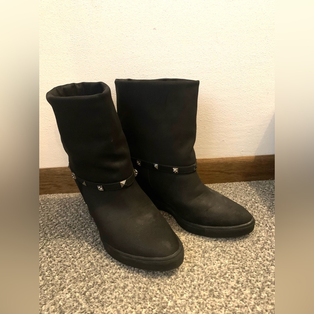 Jennifer Lopez Black Wedge Ankle Booties with Studded Strap